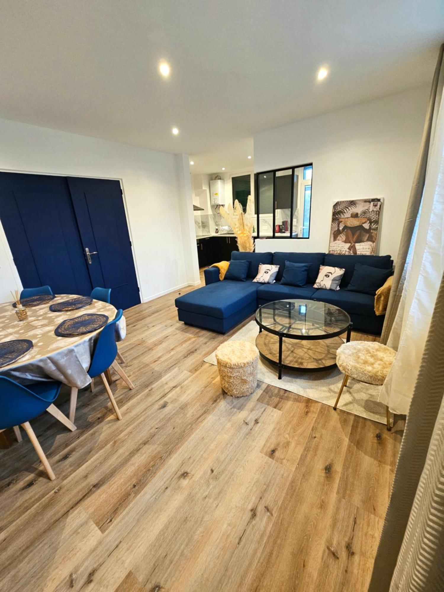 Maison Spacieuse Privatisee Ou A La Chambre - Places De Parking Saint-Michel  Екстериор снимка